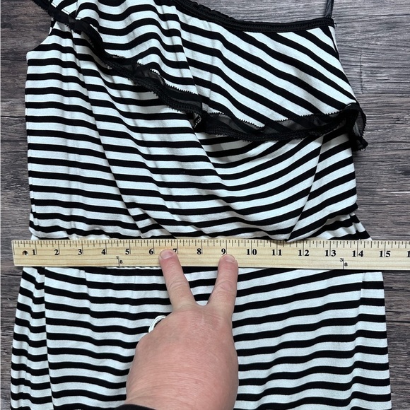 White House Black Market Black and White One Shoulder Dress - Picture 2 of 6